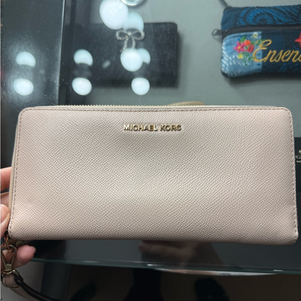 Michael Kors Blush Pink Wallet